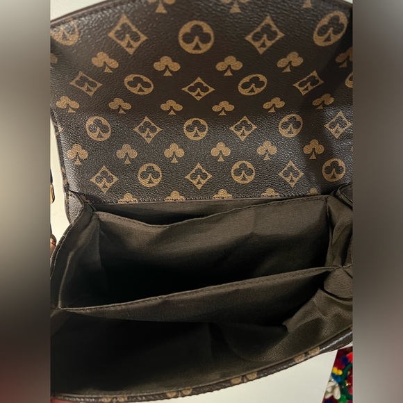 Faux leather crossbody bag (LV imitation ). In a very good condition, l - Picture 4 of 6